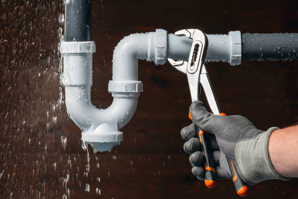 Professional Plumbing technician working in Helena, OK